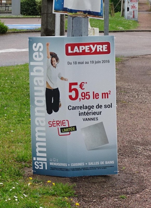 Enseignes et pr&eacute;enseignes temporaires