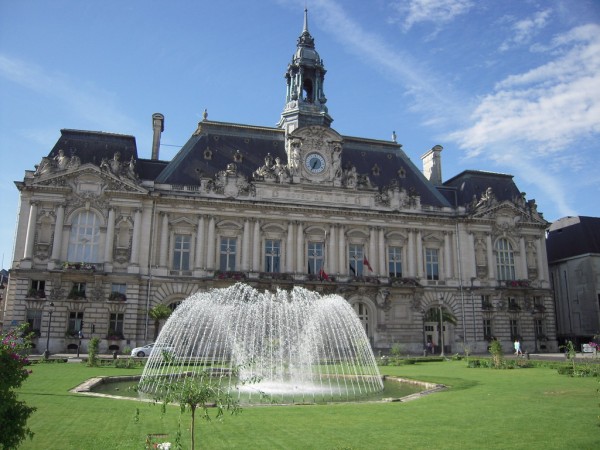 Tours métropole : l'invasion des télés géantes !