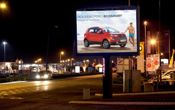 Appel de 160 personnalités contre les écrans numériques publicitaires